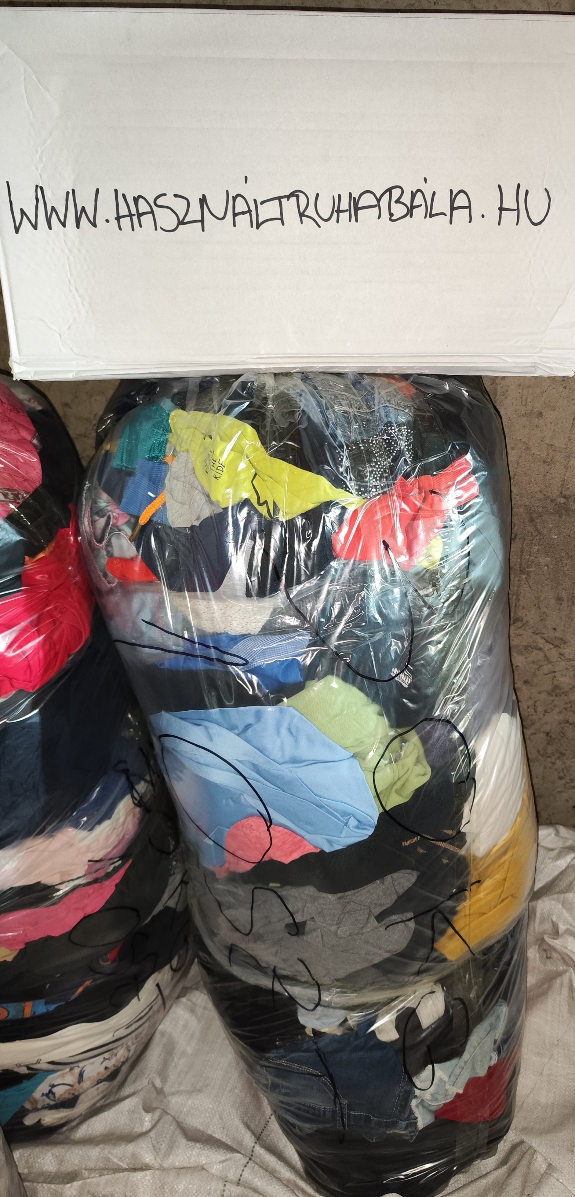 👕 1. osztályVegyes női–férfi – gyerek 30KG